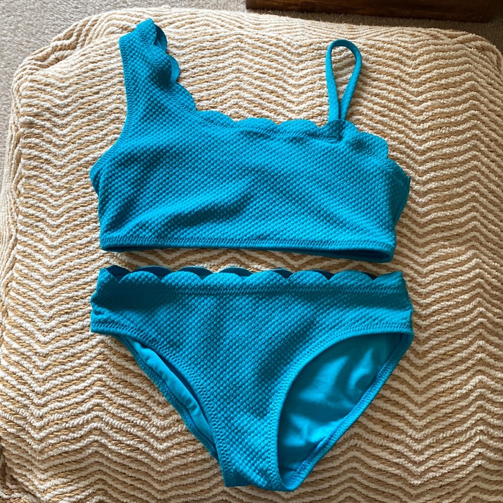 Girls bikini in bright teal